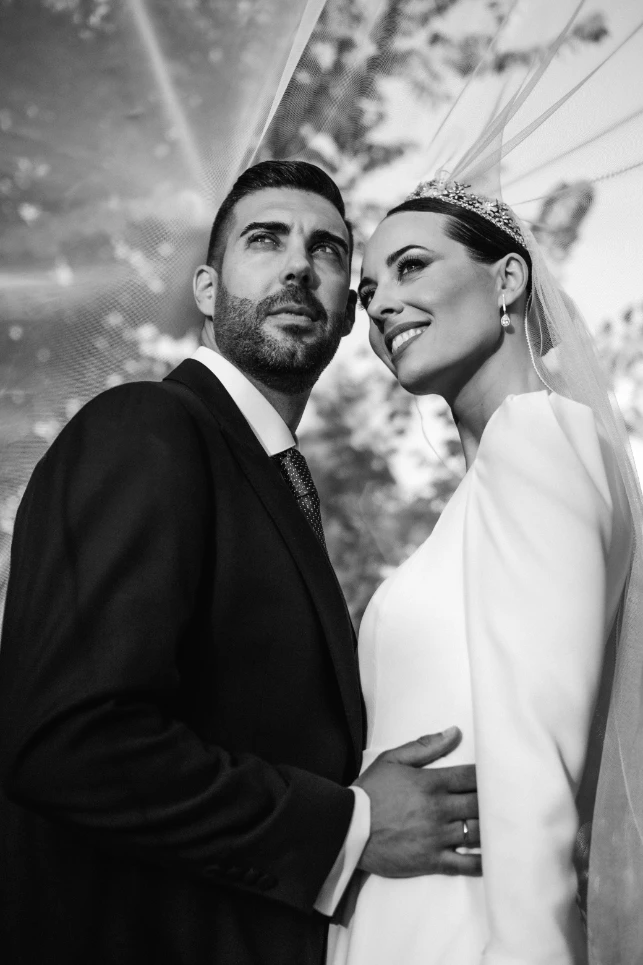 Unos novios, en su boda en el salón de bodas de La Mamunia, Granada.