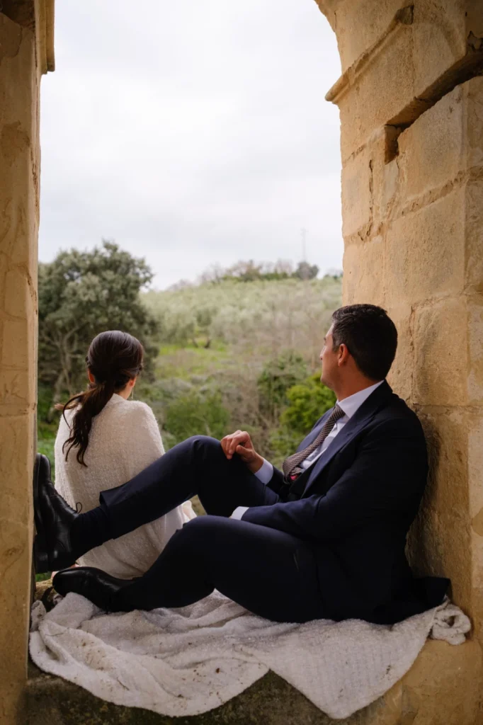 Los novios están en el campanario del Convento de Caños Santos, Olvera.