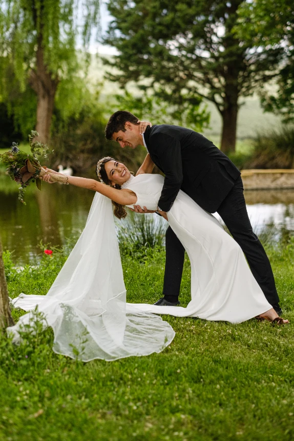 Los novios en la sesión de fotos.