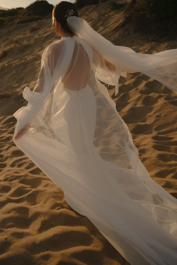 Laura corriendo por la dunas.